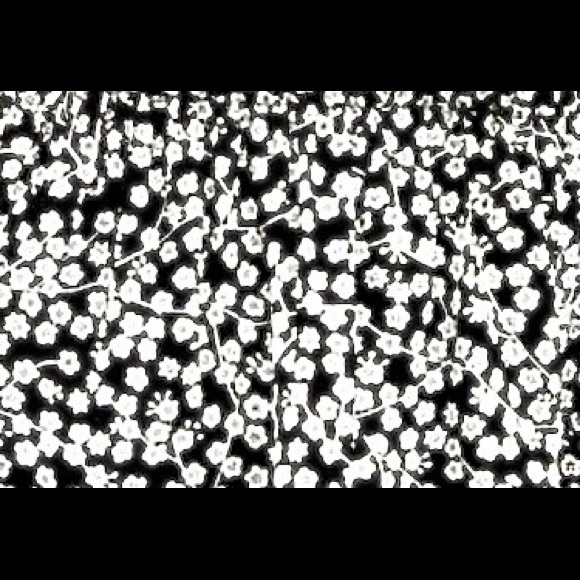 🎈 $5 Ruffle Hem Top 🎈 - Picture 7 of 7